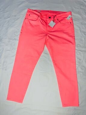 Gap 1969 Neon Coral Legging
Jean
